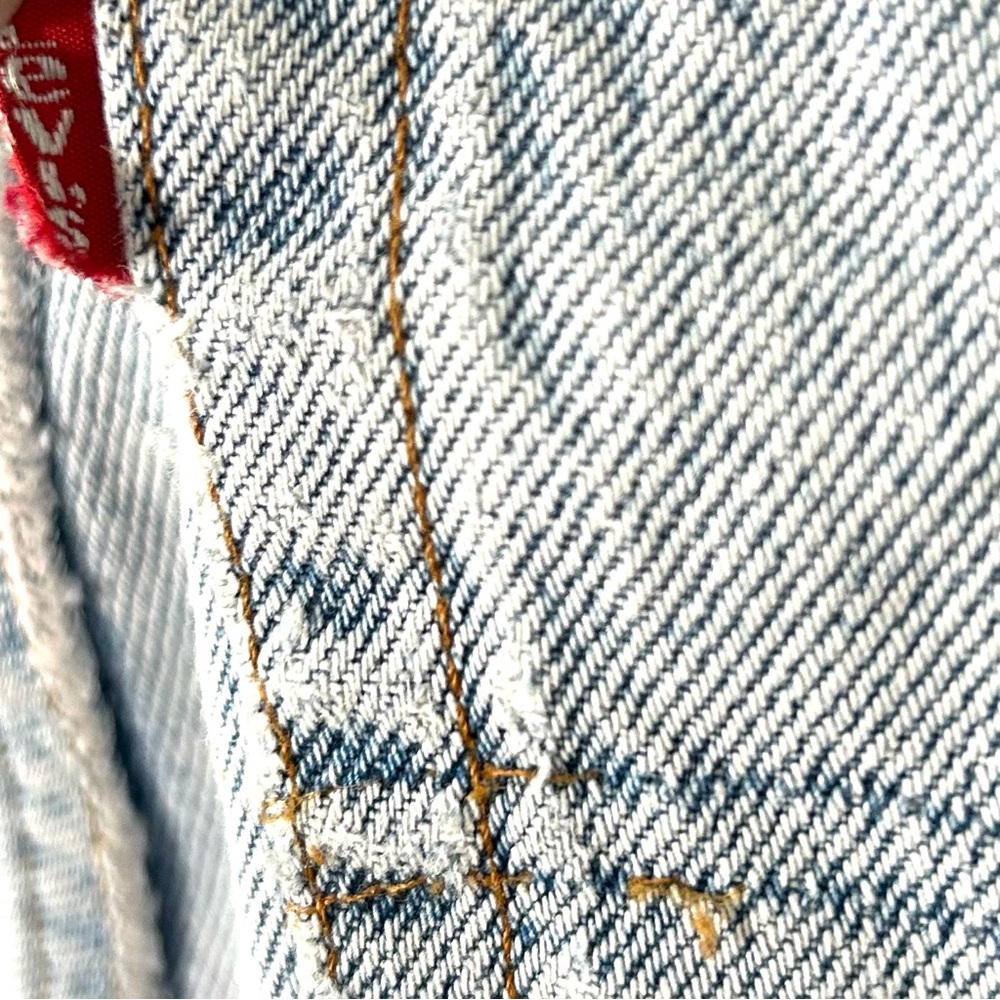 Levi's Women's Vintage Light Wash Shorts in Size‎ 31 - Picture 6 of 11
